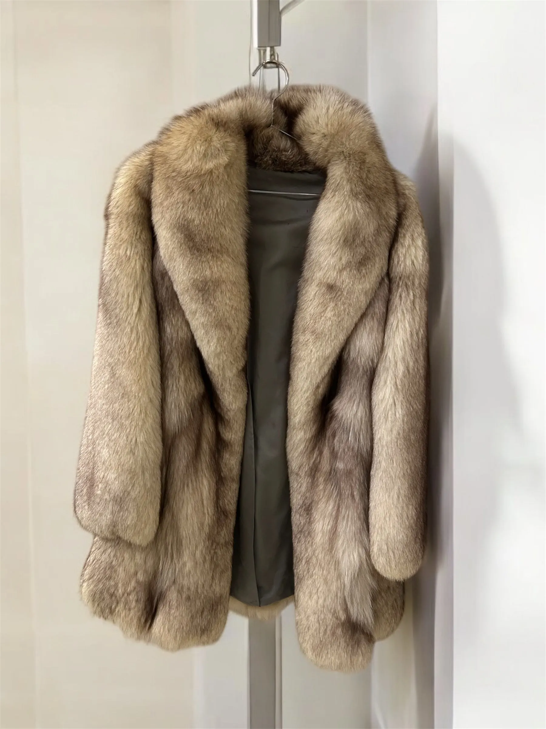 White simple Fur